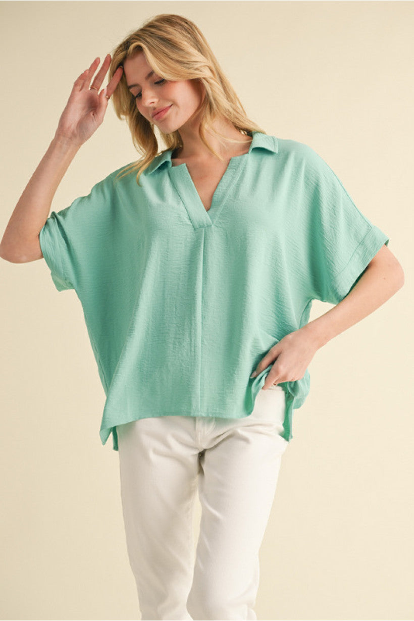 Jodifl Solid top with open collared neck, short dolman sleeves